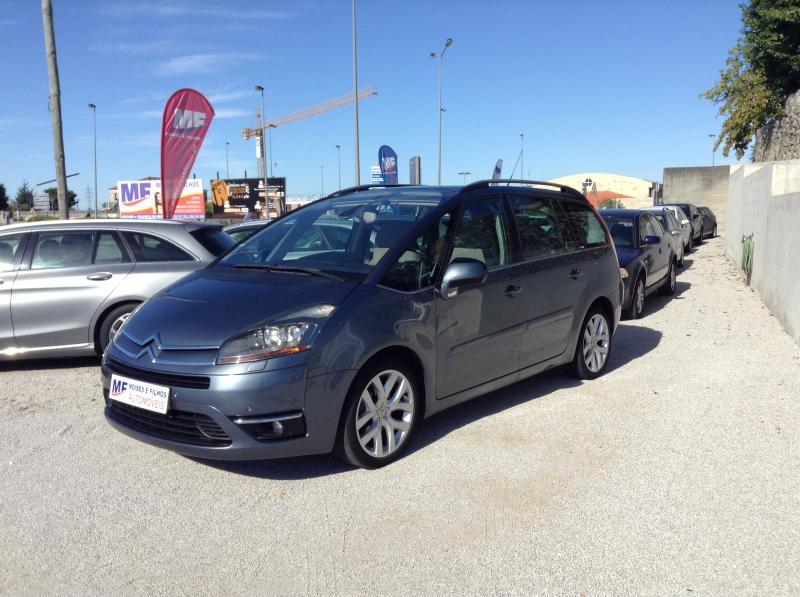 Detalhe da Viatura CITROEN, C 4 Picasso Moisés e Filhos